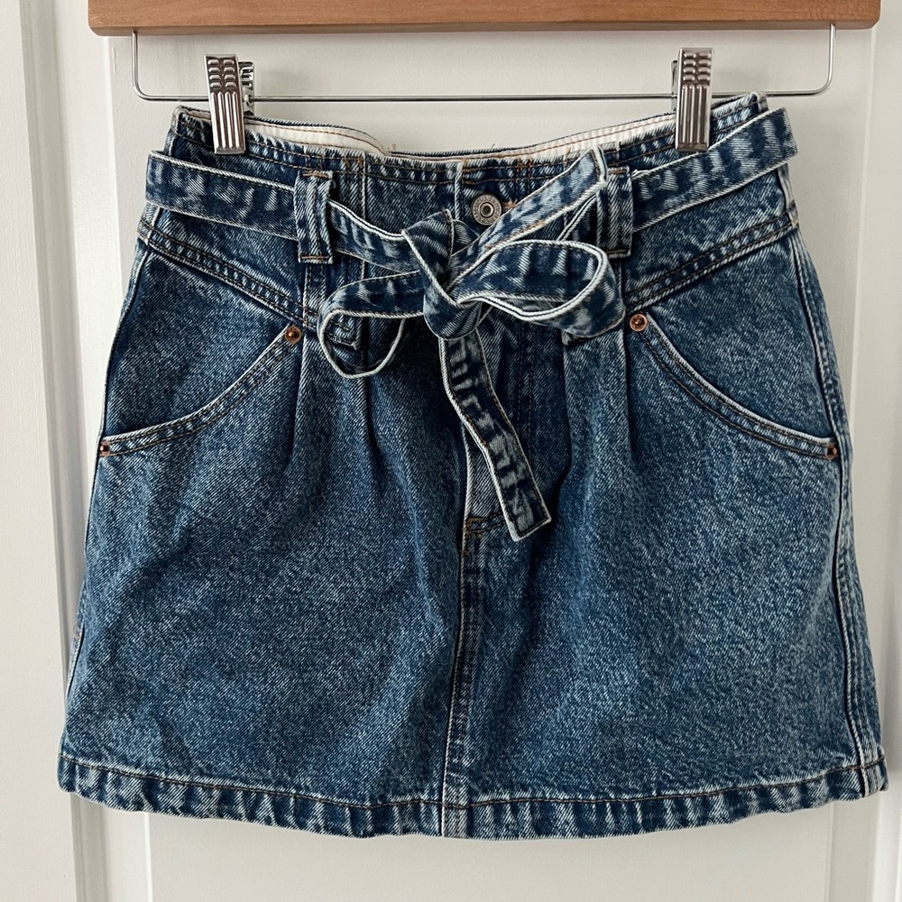 Abercrombie & Fitch Natural Rise Denim Skirt with Removable Tie Belt | Size 26/2